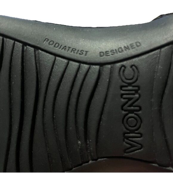 Vionic Black Patent T Strap Sandal Adjustable Strap Cushioned Womens Size 8 NWOB - Picture 9 of 11